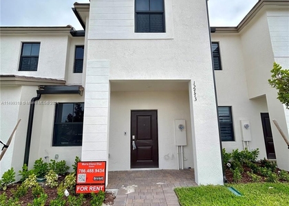 12773 Sw 234th Ter - Photo 1