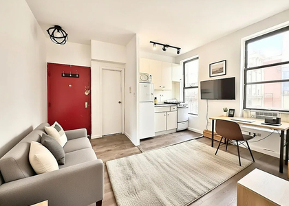 370 West 52nd Street - Photo 1