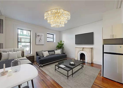 35 East 65th Street - Photo 1