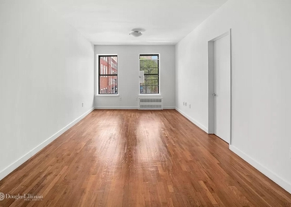 1413 Amsterdam Ave - Photo 1