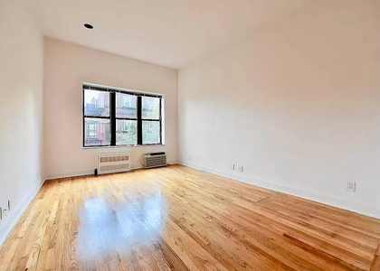 East 10th Street and 1st Avenu - Photo 1