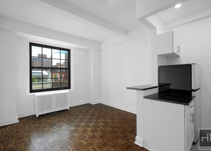 West 71 Street - Photo 1