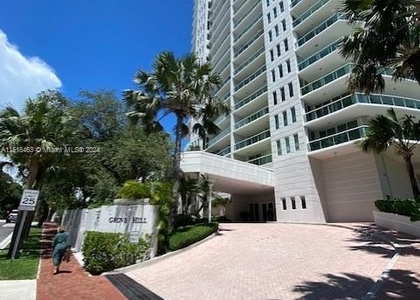 2645 South Bayshore Drive - Photo 1