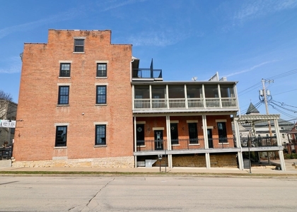 1108 Locust - Photo 1