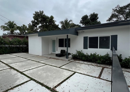 5511 Nw 1st Ave - Photo 1