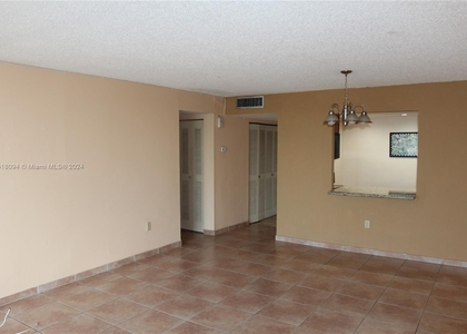 8139 Sw 208th Ter - Photo 1