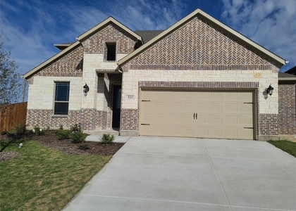 523 Big Bend Drive - Photo 1