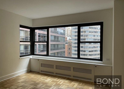 East 55th Street - Photo 1