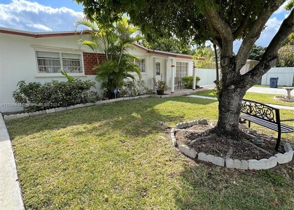 12320 Sw 191st Ter - Photo 1