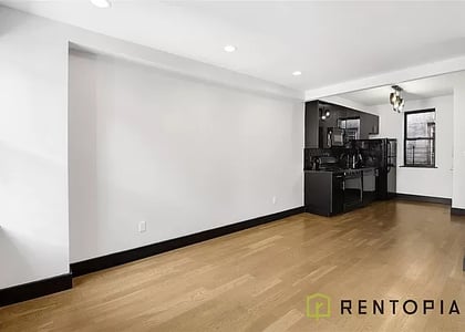 202 Scholes - Photo 1
