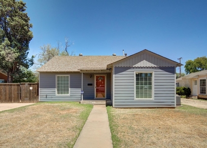 2216 32nd Street - Photo 1