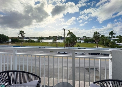 550 Bayshore Dr - Photo 1