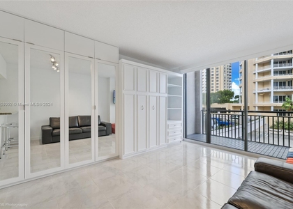 540 Brickell Key Dr - Photo 1