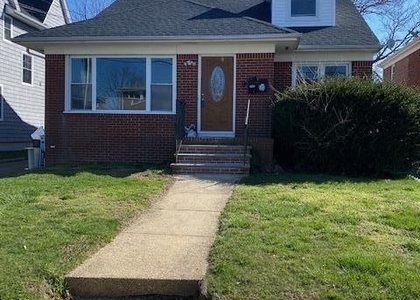 9 Howland Avenue - Photo 1