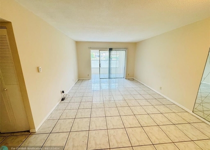 5001 W Oakland Park Blvd - Photo 1