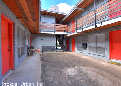 408 W 37th St - Photo 1