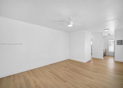 1044 Pennsylvania Ave - Photo 1