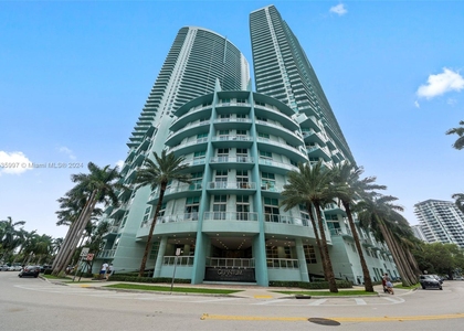 1900 N Bayshore Dr - Photo 1