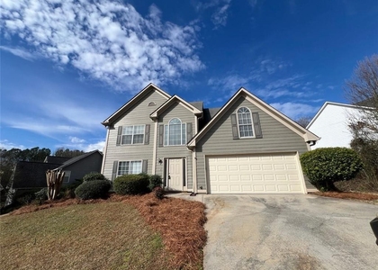 2785 Suwanee Lakes Trail - Photo 1