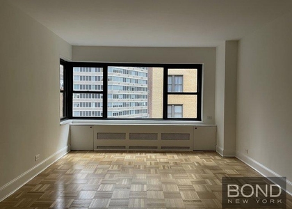 East 55th Street - Photo 1