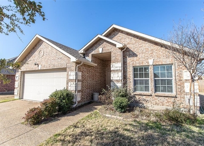 2585 Saddlehorn Drive - Photo 1