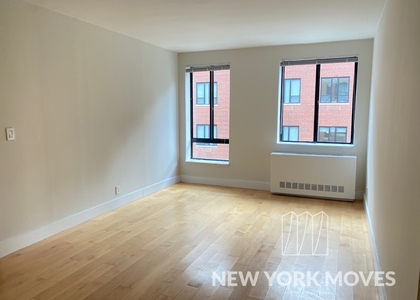 West 53rd Street | Hell's Kitc - Photo 1