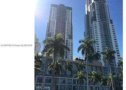 244 Biscayne Blvd - Photo 1