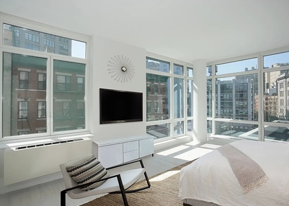 West Broadway - Photo 1
