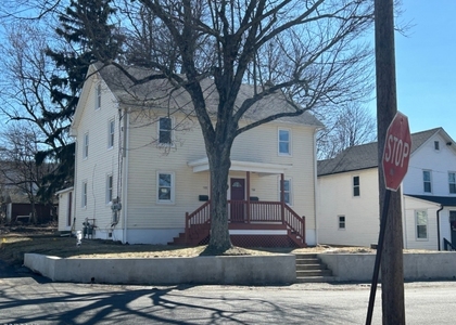 566 Main St - Photo 1