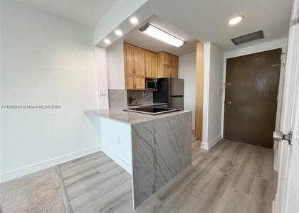 2899 Collins Ave - Photo 1