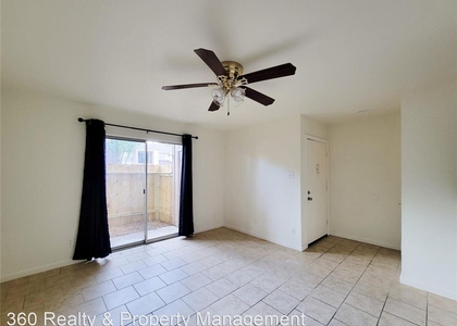 821 E House Street - Photo 1