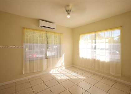 501 Sw 16th Ave - Photo 1