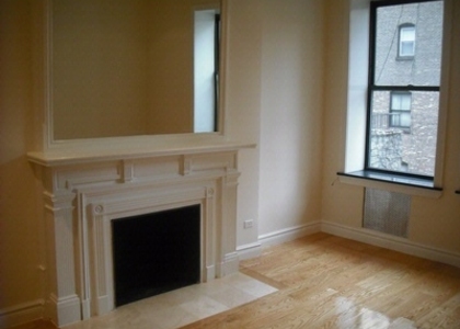 East 75th Street - Photo 1