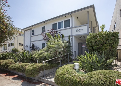 1929 Tamarind Ave - Photo 1