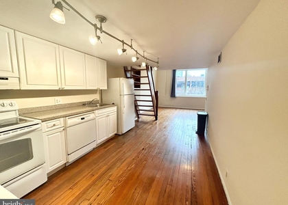 716 South Street - Photo 1