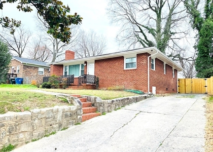 1006 Linwood Avenue - Photo 1