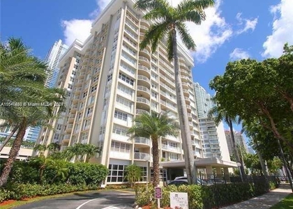 1420 Brickell Bay Dr - Photo 1