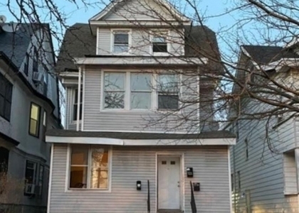 61 Weequahic Ave - Photo 1