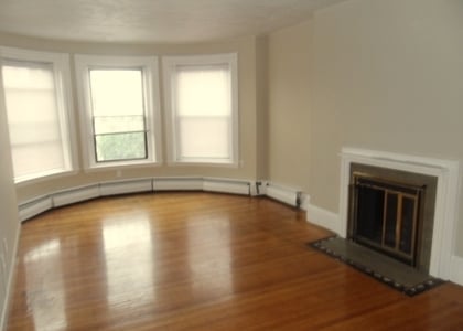 925 Beacon St - Photo 1