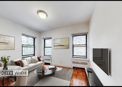 401 East 75th Street - Photo 1