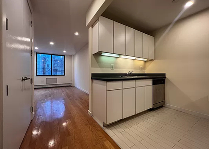 924 Metropolitan Avenue - Photo 1