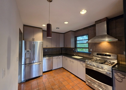66-05 DARTMOUTH STREET REGO PA - Photo 1