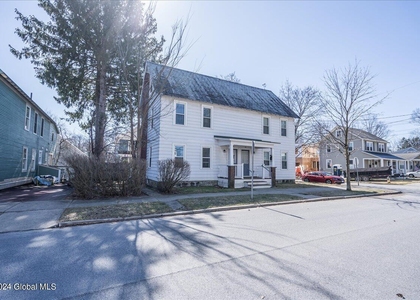 38 Waterbury Street - Photo 1