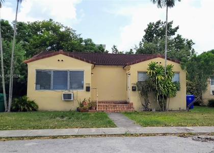 1736 Sw 21 St - Photo 1