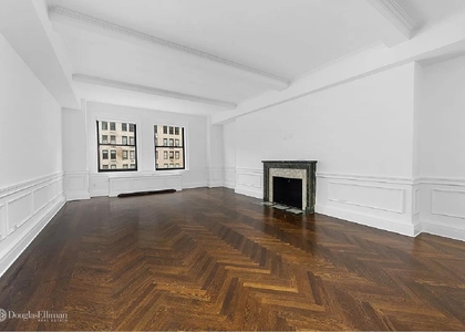 1085 Park Ave - Photo 1