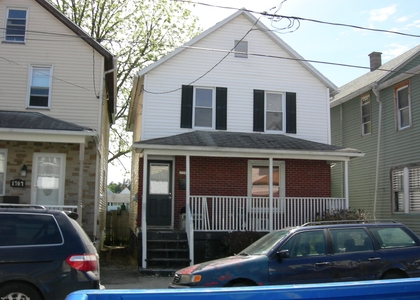 1709 Hawthorne Street - Photo 1