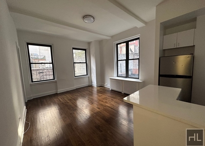 Studio apartment on East 46 St - Photo 1