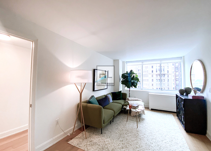 East 54 Street - Photo 1