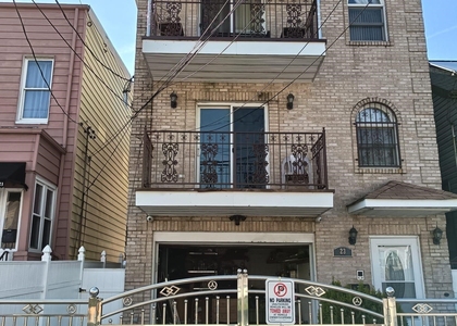 23 Long St - Photo 1