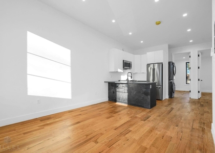 257a Tompkins Ave - Photo 1